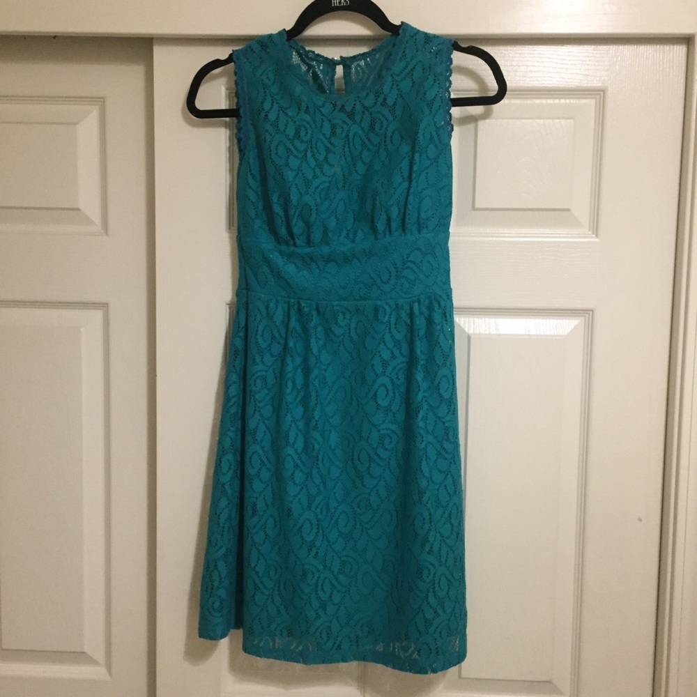 Cute party dress!
